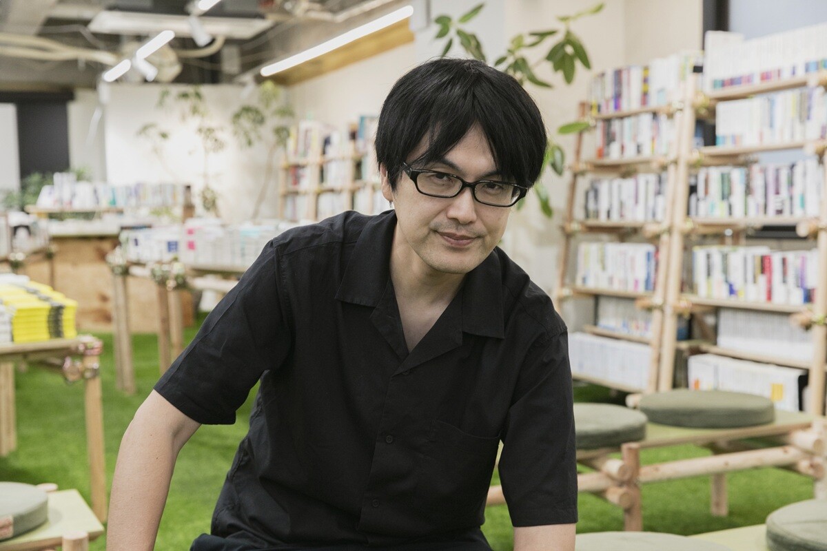 【宇野常寛インタビュー】街の風景を塗り替える「知の拠点」。批評家・宇野常寛が語る、次なる書店のカタチ